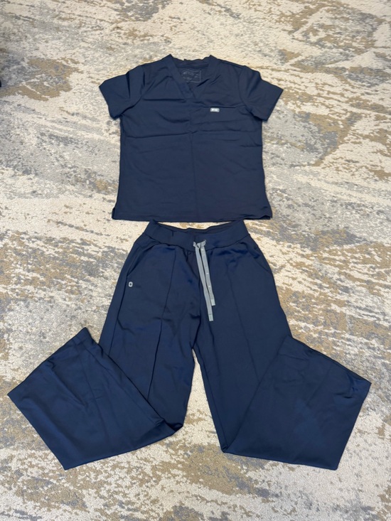 Figs Pants - FIGS FORMx Navy set